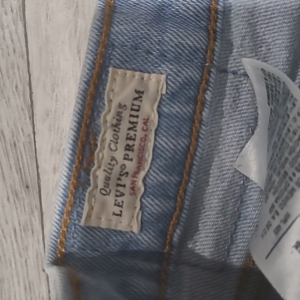 Levi's 501 Logo Jeans - Picture 6 of 9